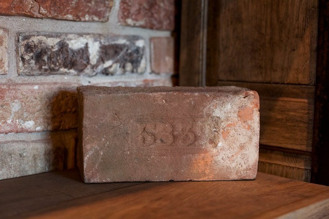 Ipari stílus 36m2-en, retro elemekkel, üvegfalú fürdőszobával - egy fiatal férfi kis lakása Ipari stílus 36m2-en, retro elemekkel, üvegfalú fürdőszobával - egy fiatal férfi kis lakása