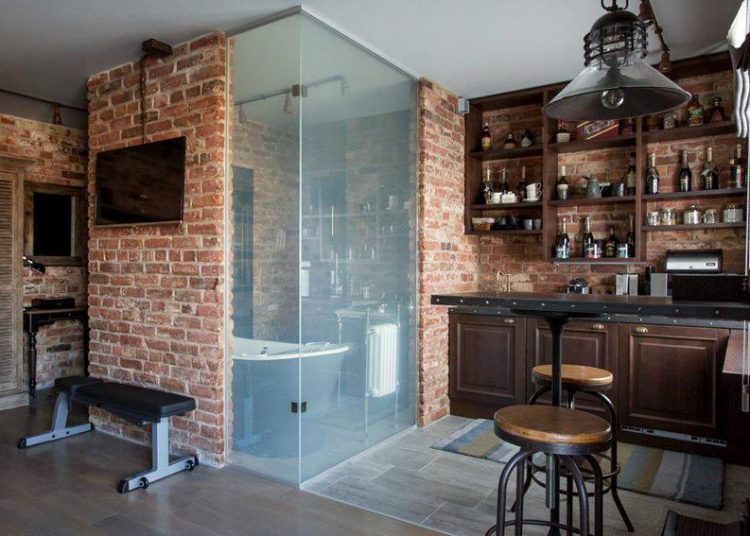 Ipari stílus 36m2-en, retro elemekkel, üvegfalú fürdőszobával - egy fiatal férfi kis lakása