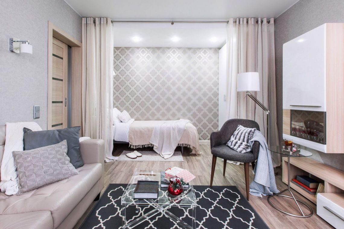 Idős hölgy kis panellakása kellemes, lágy, semleges színpalettával - 37m2-es, egyszobás otthon, modern, ízléses berendezéssel