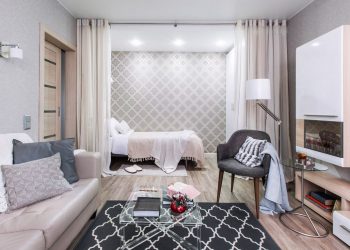 Idős hölgy kis panellakása kellemes, lágy, semleges színpalettával - 37m2-es, egyszobás otthon, modern, ízléses berendezéssel