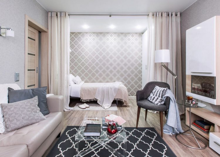 Idős hölgy kis panellakása kellemes, lágy, semleges színpalettával - 37m2-es, egyszobás otthon, modern, ízléses berendezéssel