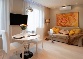 Hogyan rendezz be egy másfél szobás kis lakást hangulatos bézs árnyalatokkal, otthonosan - 40m2-es példa