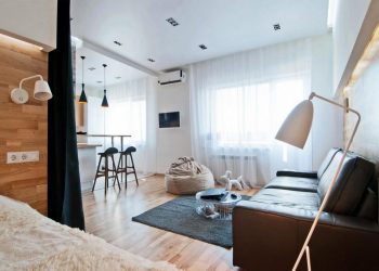 Egy fiatal pár 40m2-es új lakása - természetes anyagok, látványos felületek, burkolatok