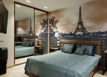 Fiatal férfi 40m2-es lakása tágas hálószobával, társasági életre tervezett modern konyhával