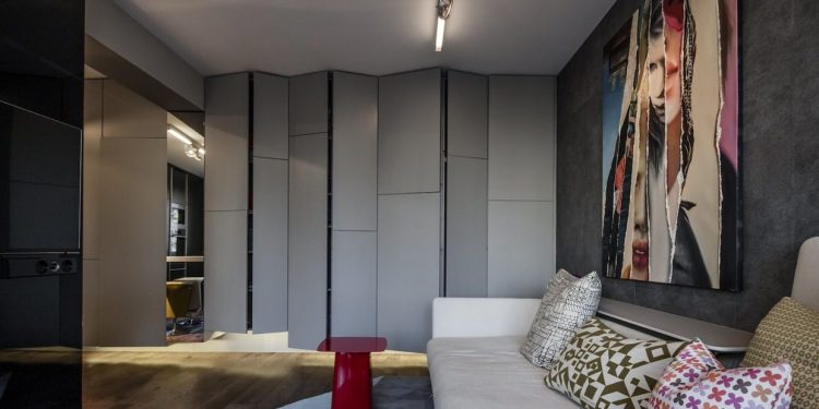Társasházi 40nm-es, modern kis lakás praktikus térszervezéssel, a szürke árnyalataival