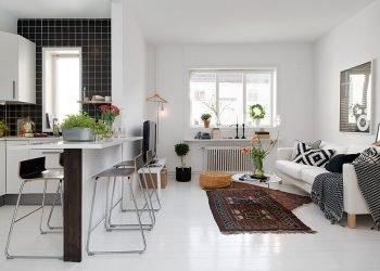 Az ízléses, szimpla skandináv lakberendezési stílus tökéletes példája egy kis 41nm-es másfél szobás lakásban.