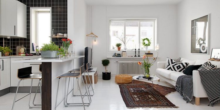 Az ízléses, szimpla skandináv lakberendezési stílus tökéletes példája egy kis 41nm-es másfél szobás lakásban.