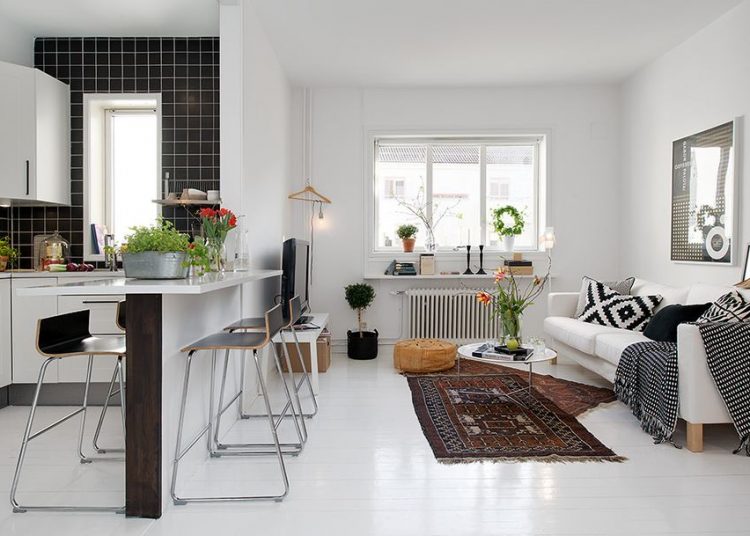 Az ízléses, szimpla skandináv lakberendezési stílus tökéletes példája egy kis 41nm-es másfél szobás lakásban.