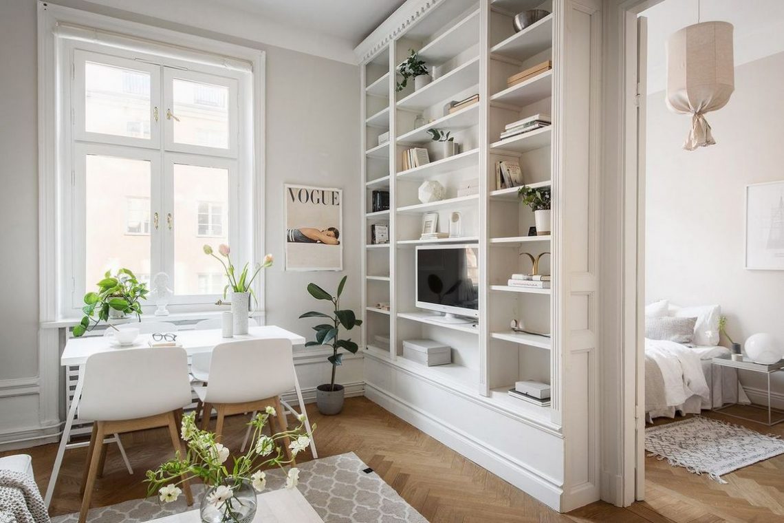 Gyönyörű cserépkályha, szép részletek egy hangulatos, világos 43m2-es kétszobás lakásban