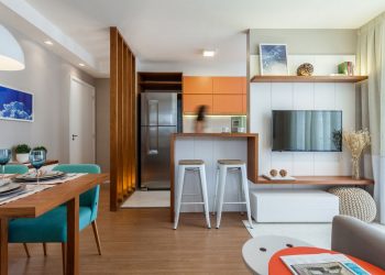 Kétgyermekes pár 44m2-es modern, funkcionális lakása háló- és gyerekszobával, ügyesen elkülönített konyhával