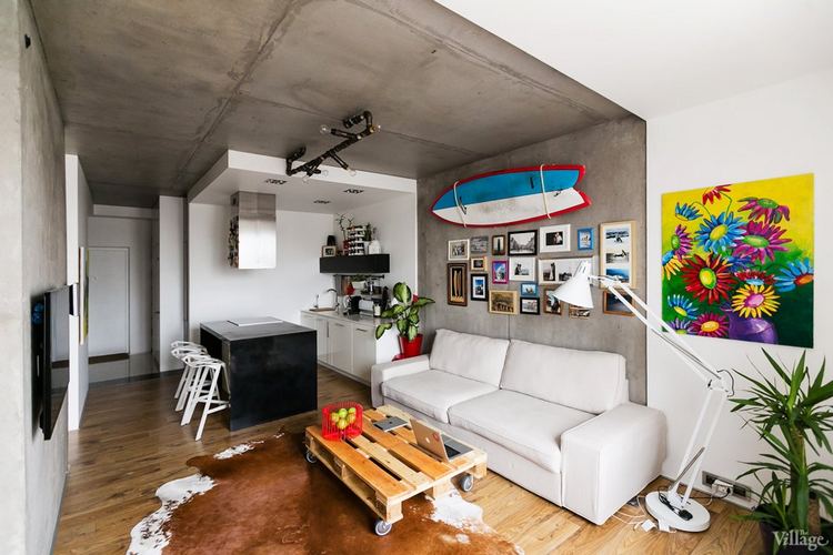 Egyedi és modern kis 47nm-es lakás csupasz beton felületekkel és fehér, gipszkarton elemekkel