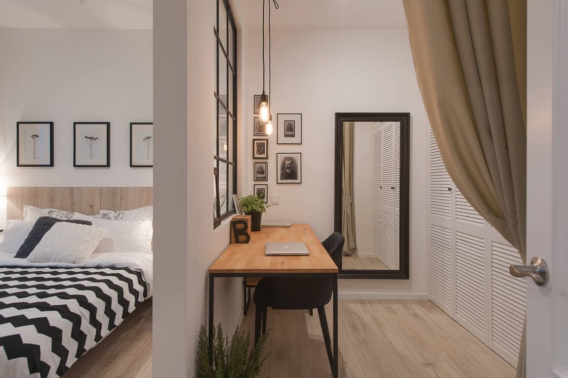 Másfél szobás lakás szolid, egyszerű berendezése, világos, természetes hangulatú dekorációval Másfél szobás lakás szolid, egyszerű berendezése, világos, természetes hangulatú dekorációval