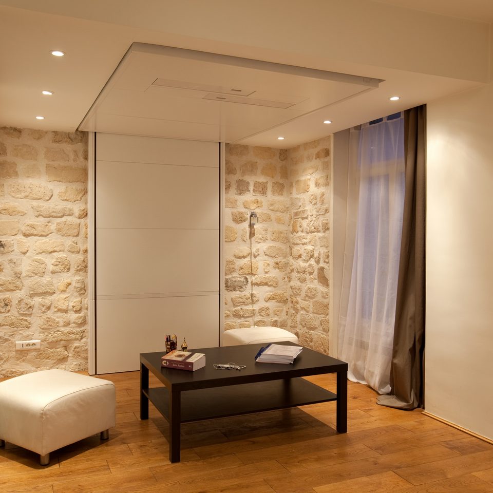 Mennyezetről leereszthető franciaágy Mennyezetről leereszthető franciaágy