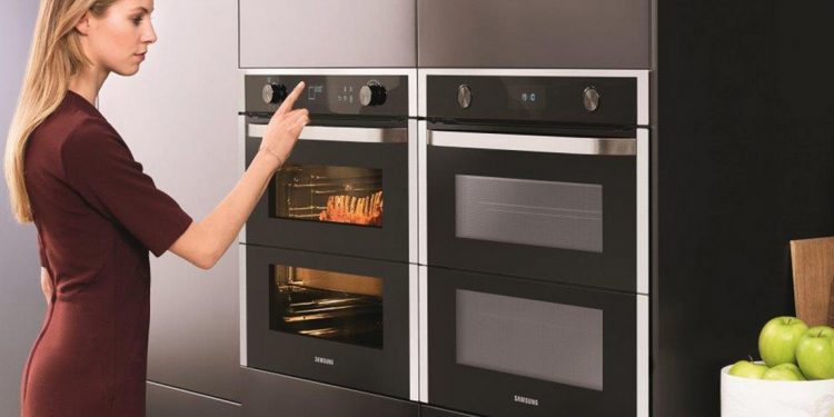 Innováció a konyhában: bemutatkoztak a Samsung legújabb konyhai berendezései - EuroCucina 2018 Dual Cook Flex