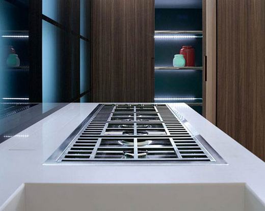 Nyitott térbe tervezett szép konyha - Glas 1 design | KEY