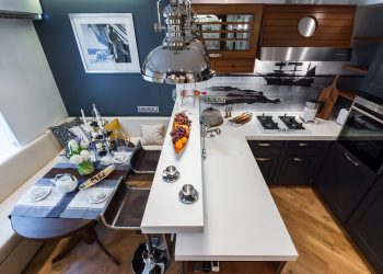 Konyha tenger és hajó témára - étkezősarokkal, bárpulttal, U alakban kialakítva