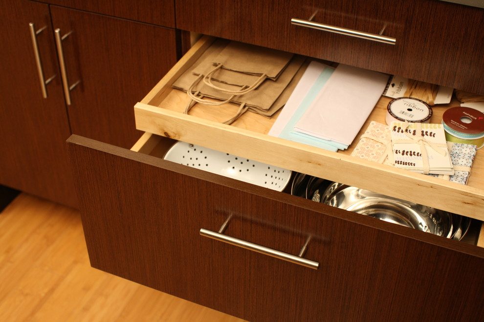 Ötletek: modern konyha, praktikus tárolási megoldások tárházával