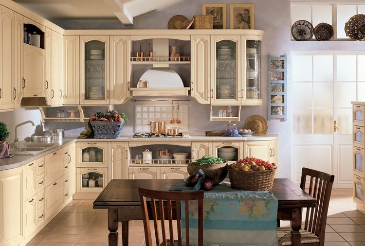 Gyönyörű klasszikus olasz konyhák - tradicionális, vidéki, mediterrán stílusokban - Scavolini, Margot konyhabútor