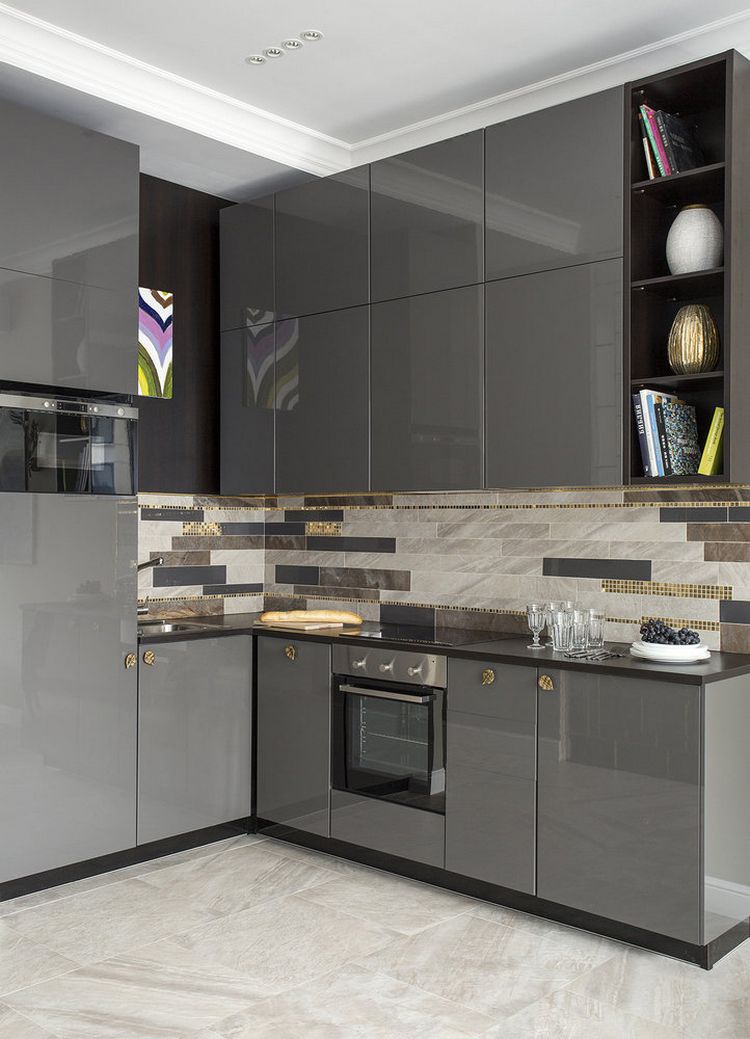 Magasfényű szürke konyhabútor Magasfényű szürke konyhabútor