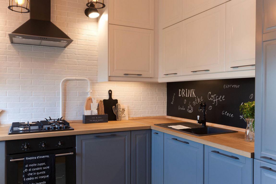 Táblafesték a konyha hátfalon Táblafesték a konyha hátfalon