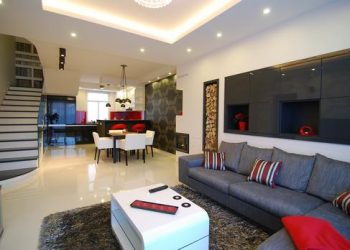 130 nm-es családi ház kontrasztos színvilággal, fényes felületekkel - Néder Melinda lakberendező