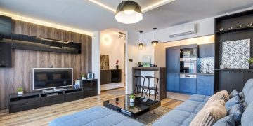 Teljes lakásfelújítás után - 52m2-es lakás Budapest 9. kerületében - kék árnyalatok, fa textúrák, férfiasra hangolt lakberendezés