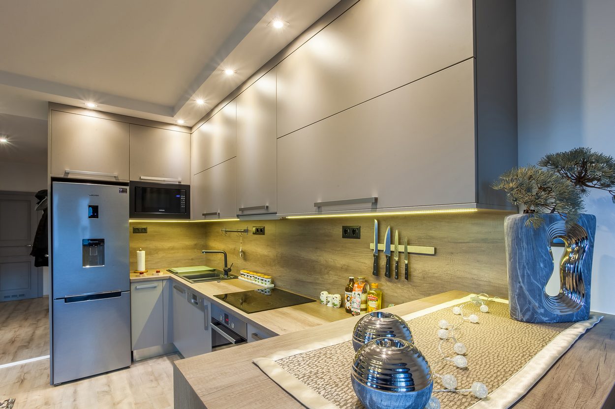 Tetőtéri lakás a 3. kerületben - egy férfi 52m2-es otthona sok funkcionális tárolóhellyel Tetőtéri lakás a 3. kerületben - egy férfi 52m2-es otthona sok funkcionális tárolóhellyel