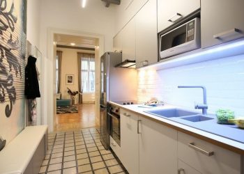 66 nm-es bérházi lakás felújítása, berendezése második otthonnak