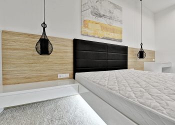 Budapest nyüzsgő belvárosában egy tetőtér beépítése, 72 m2-en - belvárosi loft