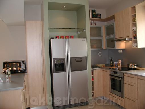 konyha és kétajtós hűtő