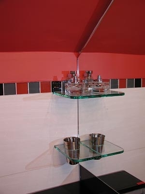 ragasztott üvegpolc