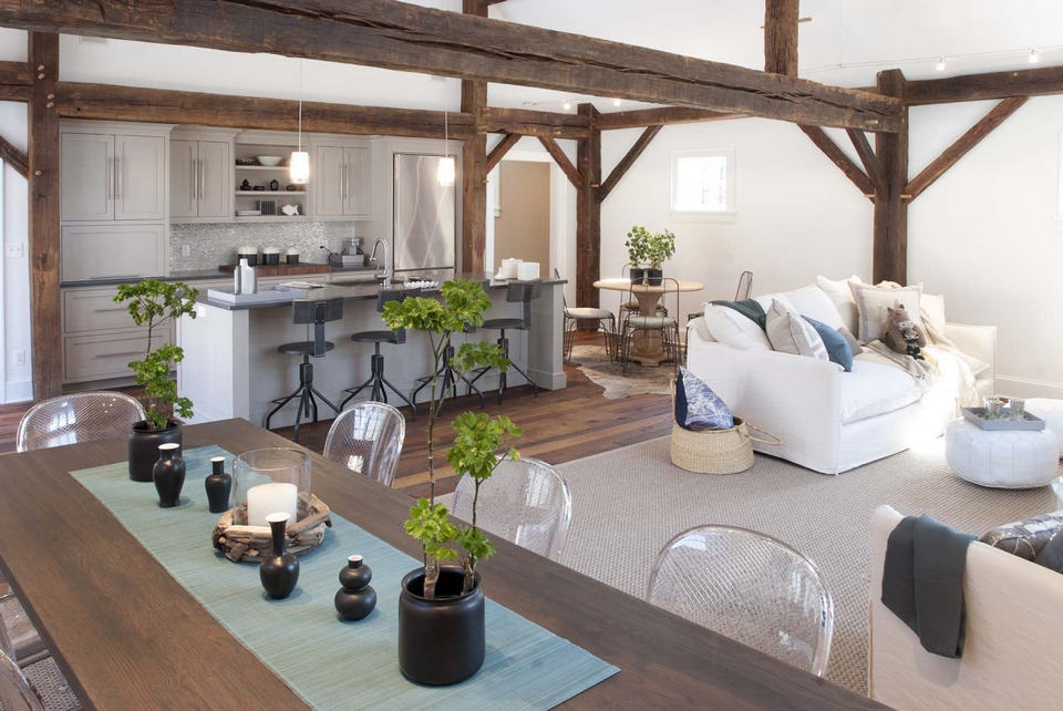 egy pajta átalakítása után, a konyha, nappali enteriőr látható - modern és rusztikus keveredik finoman a pompás nyitott térben 1 egy pajta átalakítása után, a konyha, nappali enteriőr látható - modern és rusztikus keveredik finoman a pompás nyitott térben 1