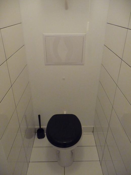 panellakás felújítás wc 02 ilyen lett