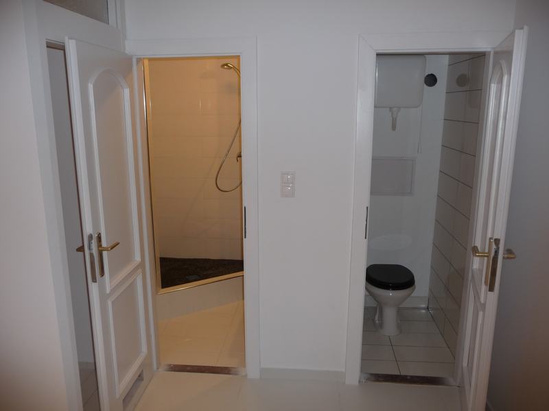 panellakás felújítás wc 03 ilyen lett