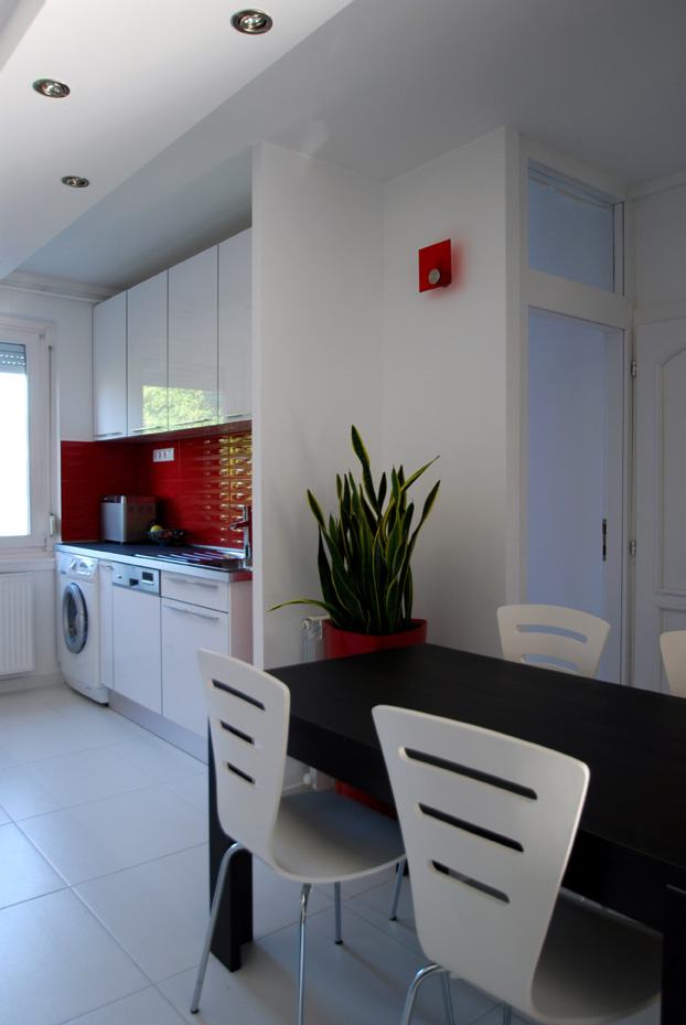 Új konyhabútor egy felújított panellakásban Új konyhabútor egy felújított panellakásban