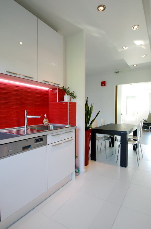 Új konyhabútor egy felújított panellakásban Új konyhabútor egy felújított panellakásban