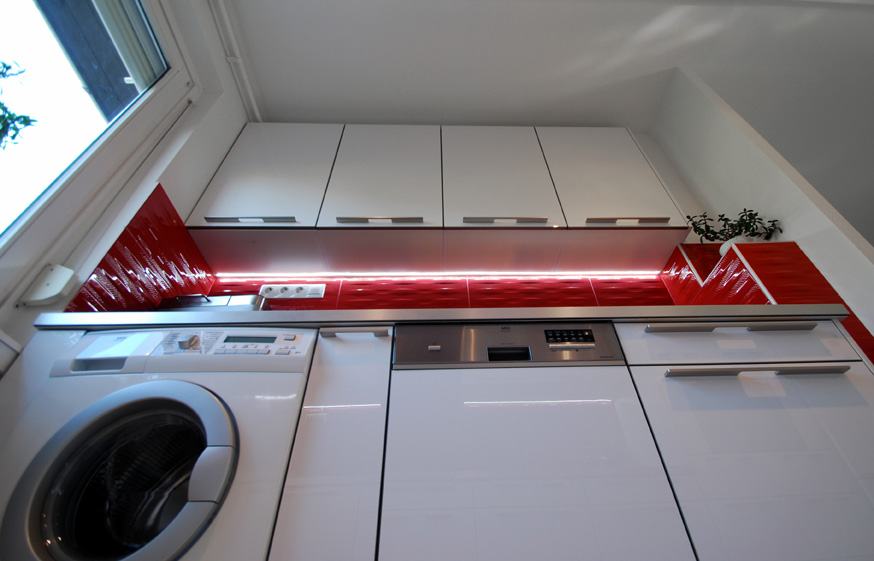 Új konyhabútor egy felújított panellakásban Új konyhabútor egy felújított panellakásban