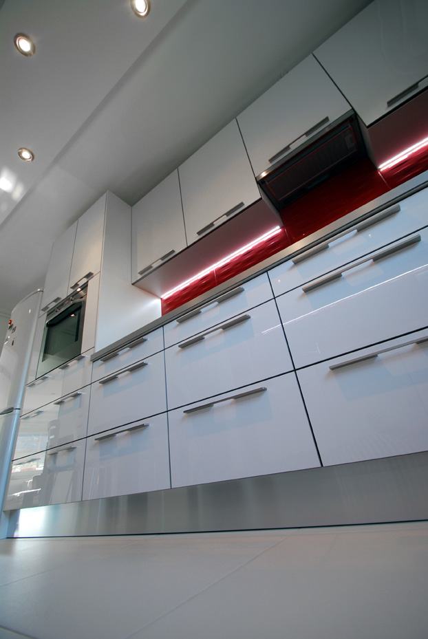 Új konyhabútor egy felújított panellakásban Új konyhabútor egy felújított panellakásban