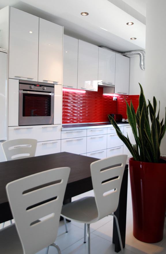 Új konyhabútor egy felújított panellakásban Új konyhabútor egy felújított panellakásban