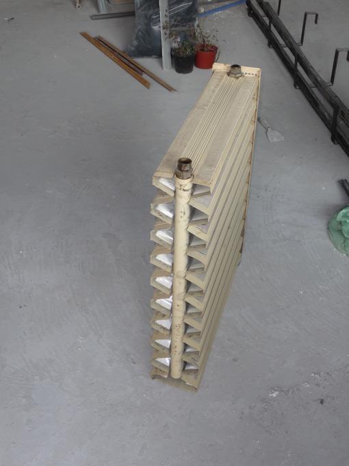 Panellakás felújítás napról napra - régi radátorok cseréje