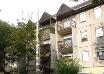 Panellakás felújítás napról napra - a ház kívülről