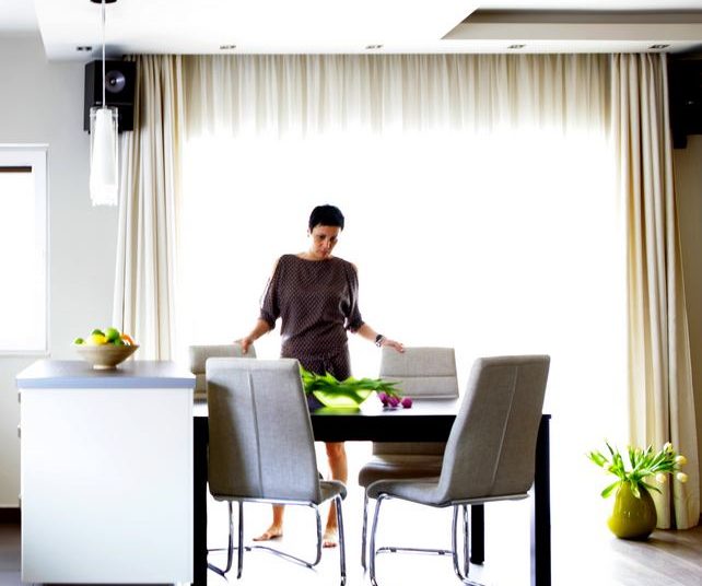 lakberendezés - 90 nm-es kertvárosi ház - egy modern, letisztult, meleg otthon színtere