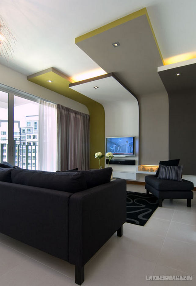 Médiafal a nappaliban színes gipszkarton síkokkal