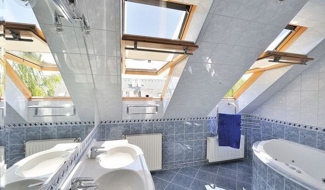 Energiahatékonyság és nagyobb komfort a tetőtérben tetőablak cserével