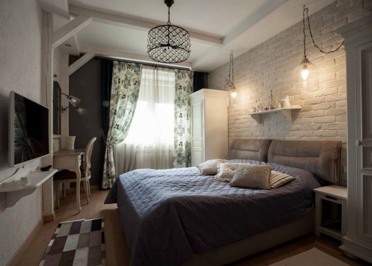 Vidéki ház hangulata egy lakótelepi 65m2-es lakásban - természetes anyagok, tégla, fa, kandalló