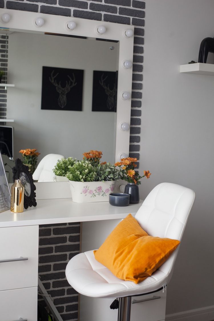 Háromszobás felújított panellakás funkcionális, visszafogott berendezése gyerekszobával - 78m2 Háromszobás felújított panellakás funkcionális, visszafogott berendezése gyerekszobával - 78m2