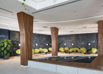 Egzotikus kőburkolatok hazánk első „felnőttbarát” szállodájában