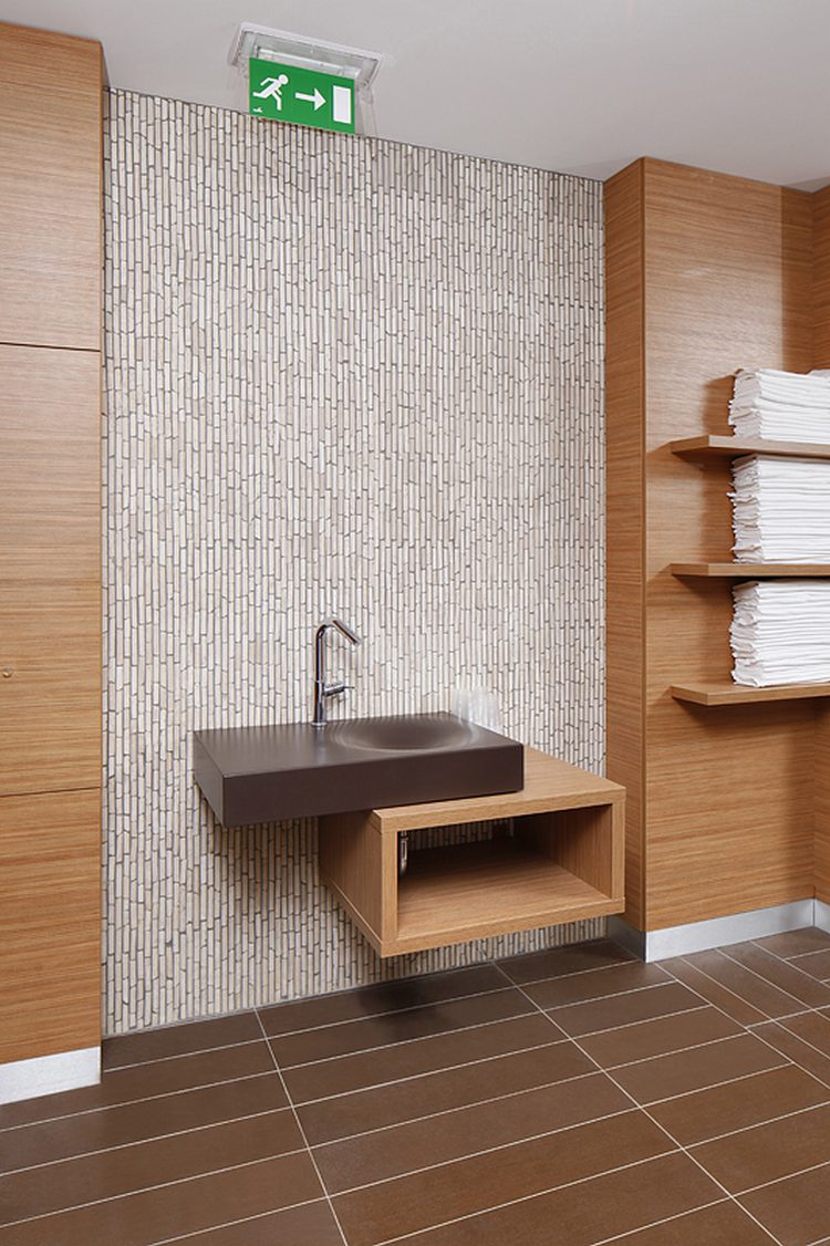 Egzotikus kőburkolatok hazánk első „felnőttbarát” szállodájában