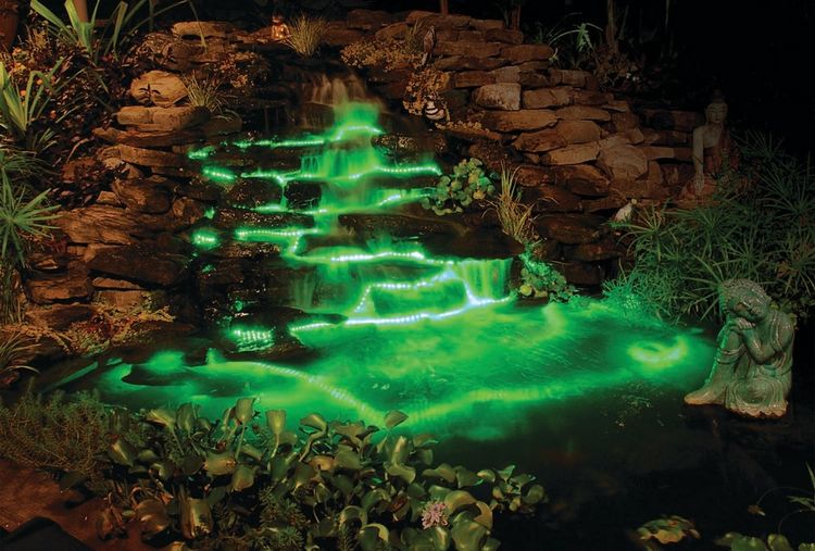 A LED szalagok szinte mindegyike megvásárolható beltéri (IP20) és kültéri (IP68) kivitelben is A LED szalagok szinte mindegyike megvásárolható beltéri (IP20) és kültéri (IP68) kivitelben is