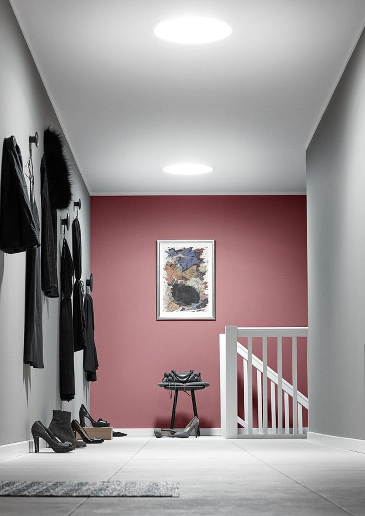 Fénycsatorna a ház sötét és elzárt helyiségeibe az elektromos világítás helyett